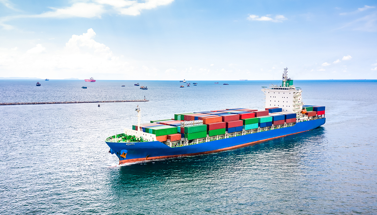Tracking sea shipping